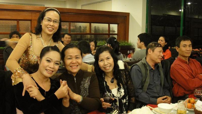tất niên 2010
